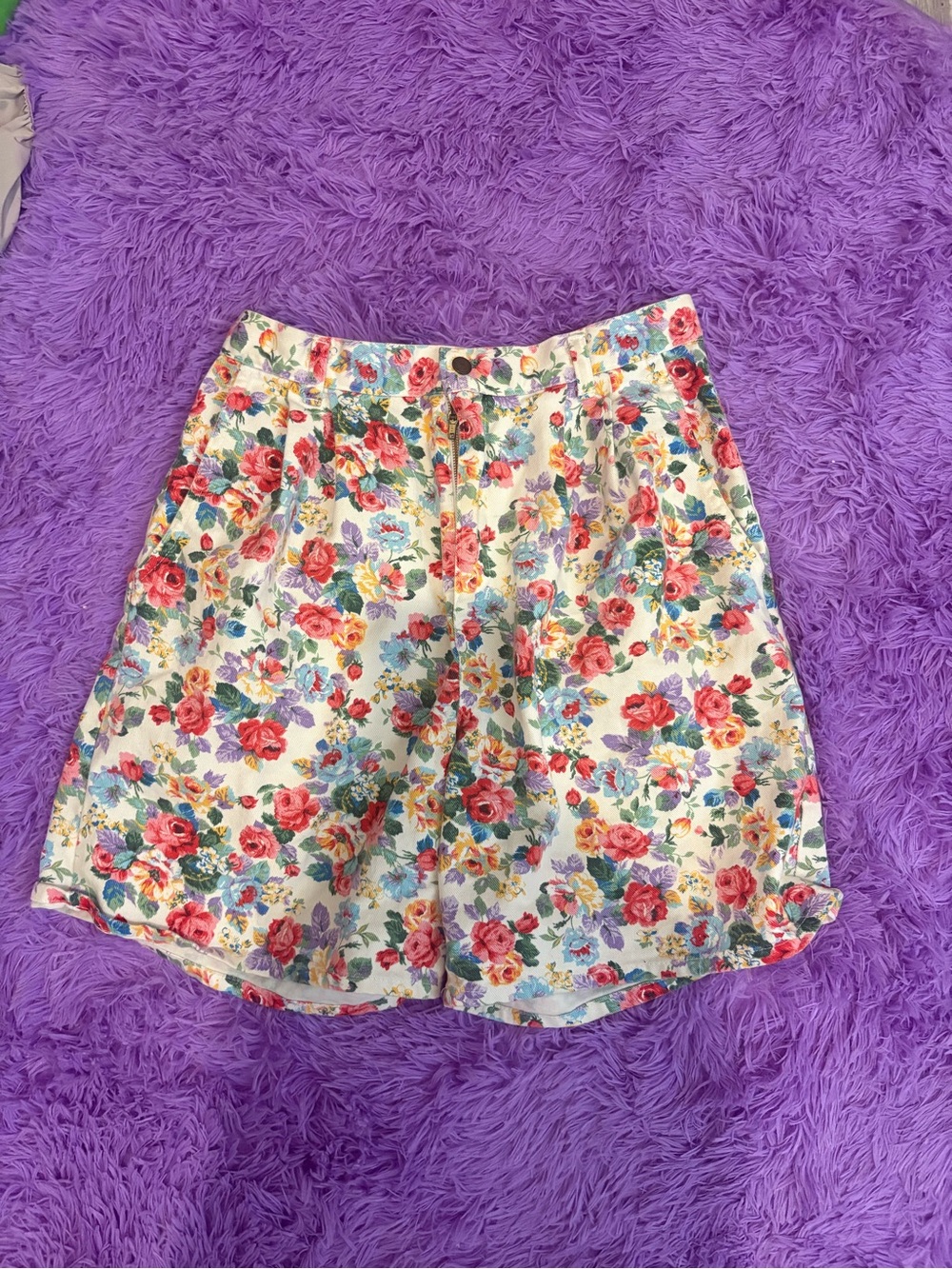 Vintage 1990s Stuffed shirt Floral Shorts